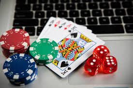Tabel permainan BandarQ di bet4d dengan dealer dan pemain